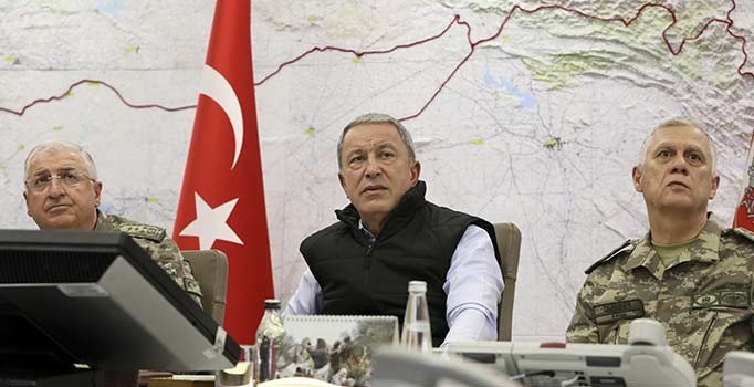 Bakan Akar'dan başsağlığı mesajı: Sizi toprağa değil yüreğimize gömdük