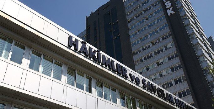 HSK'dan 'hakime hediye kitap' kararı