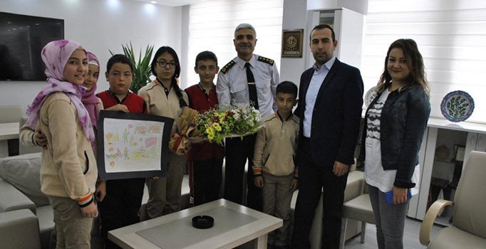 Nevşehirli öğrencilerden Mehmetçik Vakfı'na bağış