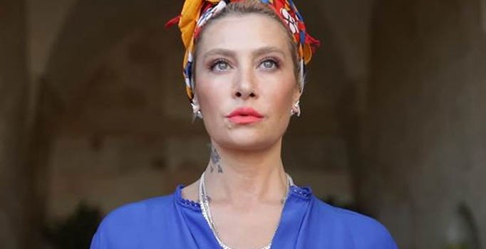 Sıla özür dileyip konserlerini iptal etti