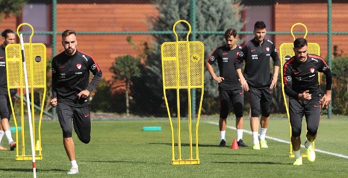 A Milliler, Fransa hazırlıklarına başladı