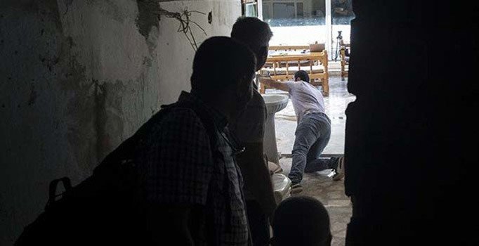 Akçakale'ye yeni havanlı saldırı: Gazetecilerin bulunduğu otelin yanına düştü