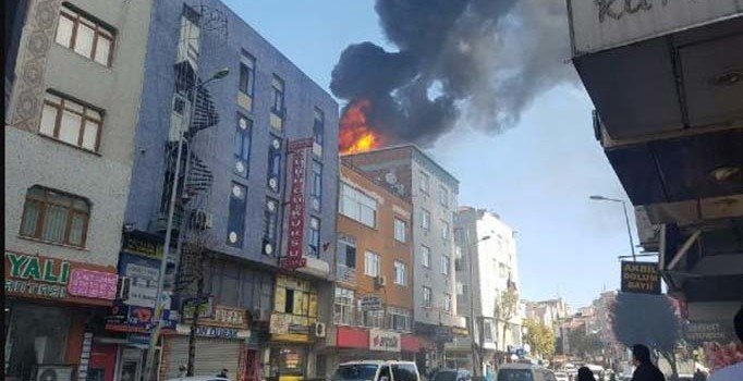 Bağcılar'da korkutan yangın
