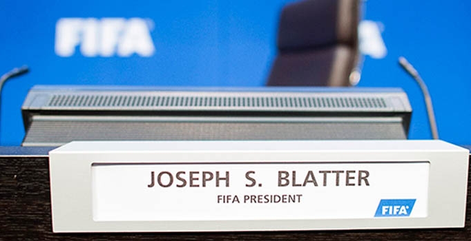 FIFA Başkanı Blatter istifa etti