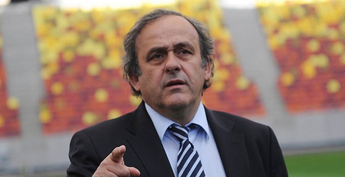 UEFA'dan Blatter'in 
istifa kararına destek
