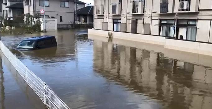Japonya'daki Hagibis Tayfunu alarmı: On binlerce asker görevlendirildi