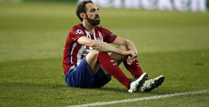 Juanfran kaçırdığı penaltı için özür diledi