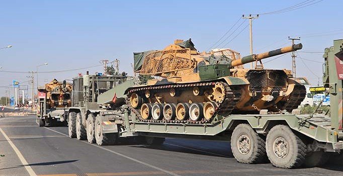 Suriye sınırına tank sevkiyatı
