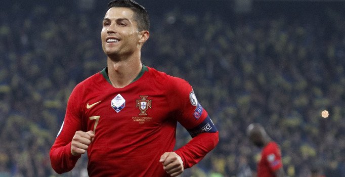 Ronaldo 700. golünü attı
