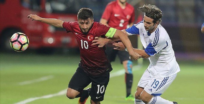 Barış Pınarı'na destek veren Cenk Şahin Başakşehir'de