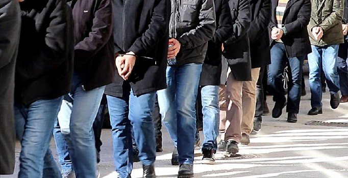 FETÖ'nün TSK yapılanmasında 25 şüpheliye tutuklama kararı