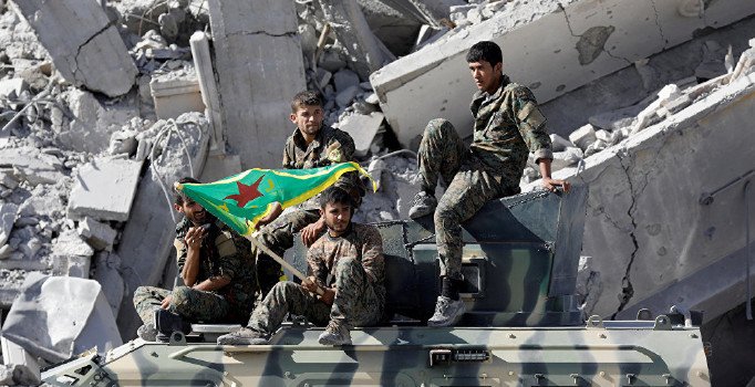 YPG'li teröristler Kuzey Suriye'den sivil kıyafetlerle kaçıyorlar