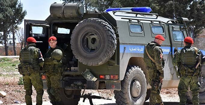 Rus askeri Mümbiç’te devriye yaptı