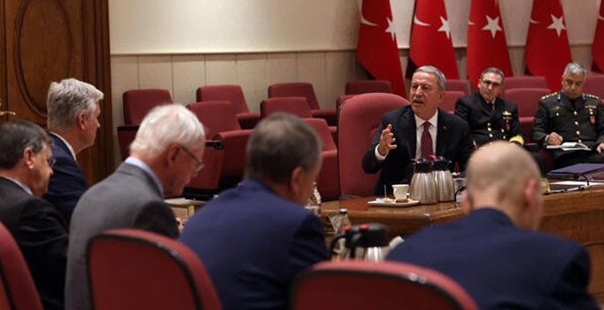 Bakan Akar, ABD heyeti ile görüştü