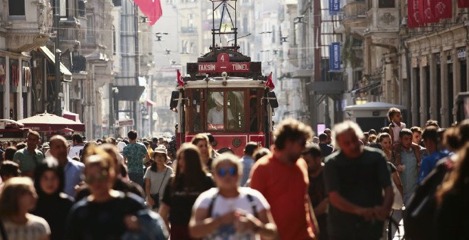 Ipsos 23 ülkede 'güveni' araştırdı: Türkiye'de halk en az din görevlisi ile siyasetçiye güveniyor