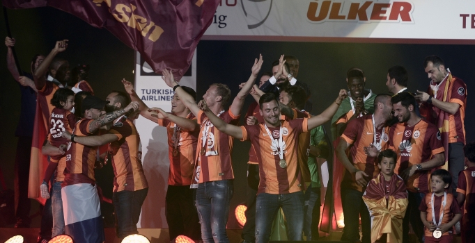 Galatasaray'da hedef çifte kupa