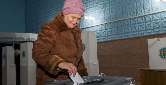 Moldova'da halk sandık başında