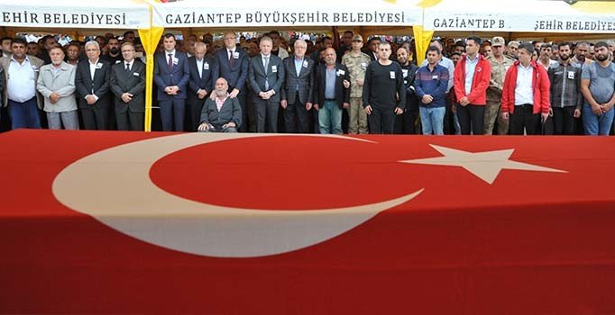 Derik şehidi Muhammed Önek'e son veda