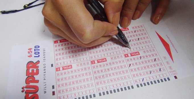 Süper Loto'da büyük ikramiyenin sahibi parasını aldı