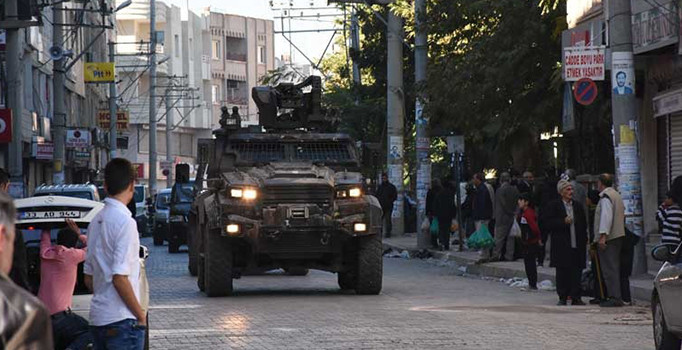 Mardin'in Nusaybin ilçesinde patlama meydana geldi: 2 polis 10 asker yaralandı - Son dakika haberler
