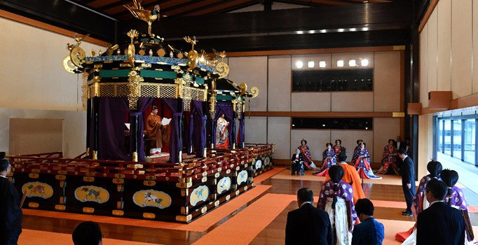 Japonya'nın 126. İmparatoru Naruhito tahta çıktı