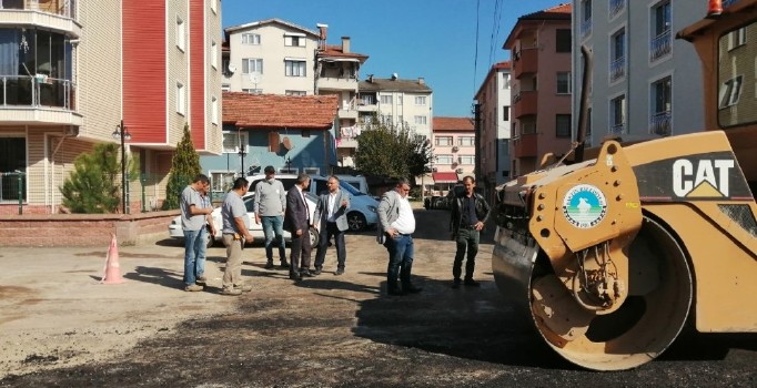 Asfalt ekipleri Şefkat Gökbayrak Sokak’ta