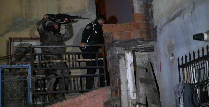 Denizli'de torbacılara eş zamanlı baskın