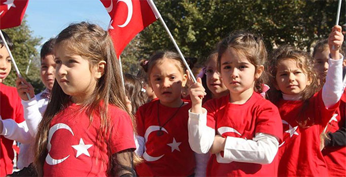 28 Ekim Pazartesi okullar tatil mi? Pazartesi yarım gün mü?