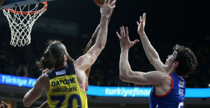 Anadolu Efes-Fenerbahçe finalinin programı açıklandı
