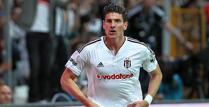 Mario Gomez Beşiktaş kararını EURO 2016'dan sonra verecek