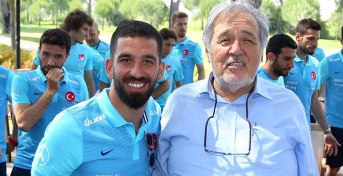 Ünlü tarihçi İlber Ortaylı A Milli Takım'ın kampını ziyaret etti