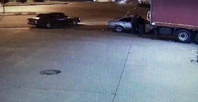 Kazanın ardından kavga çıktı, baba ve oğlu pompalı tüfekle vurularak yaralandı