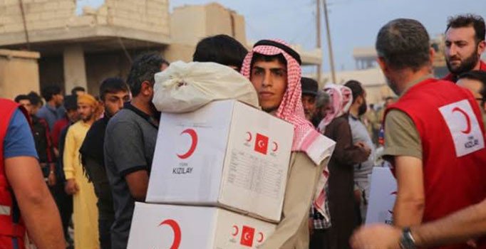Kızılay'dan Tel Abyad'daki sivillere insani yardım