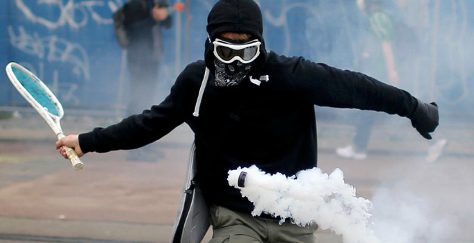 Fransa'da çalışma reformuna yönelik protestolar devam ediyor