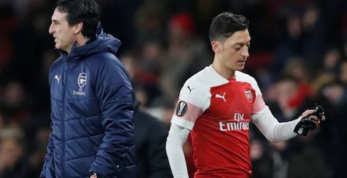 Emery'den Özil eleştirilerine yanıt: Kadro dışı kalması ortak karar
