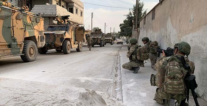 Barış Pınarı bölgesine YPG/PKK'lı teröristlerden 24 saatte 19 taciz saldırısı