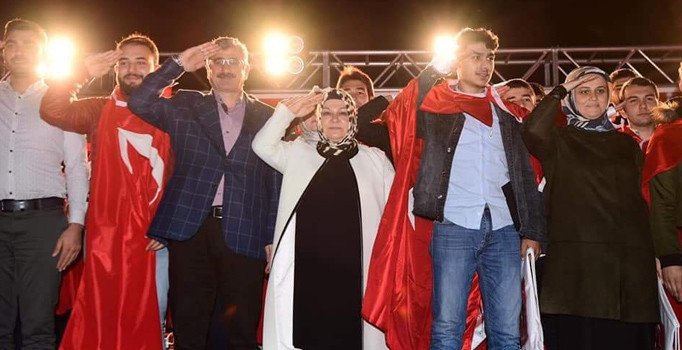 PKK yandaşları Londra'da Sancaktepe Belediye Başkanı Döğücü'ye saldırdı