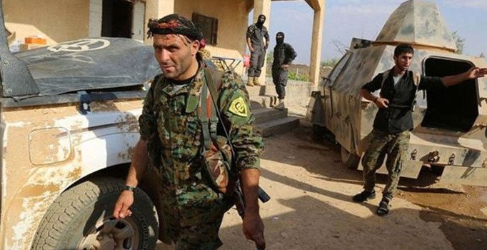 Terör örgütü YPG Ayn İsa'daki üssü ve kontrol noktasını terk etti