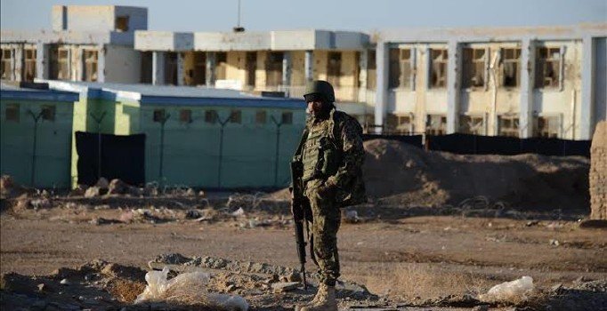 Taliban militanlarından Afganistan'a saldırı: 21 ölü