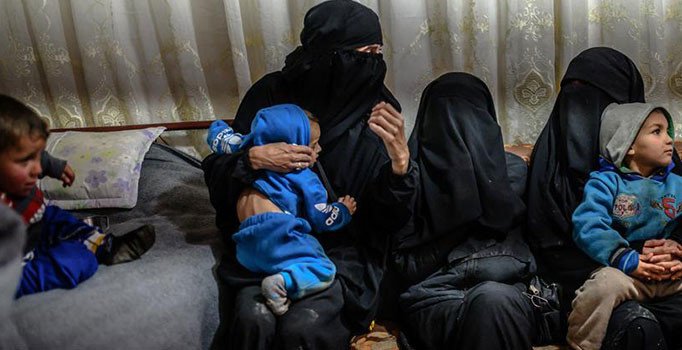 DEAŞ mensubu iki Hollandalı kadın sınır dışı edilecek