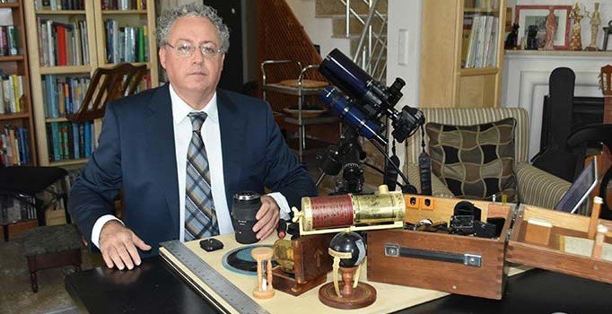 NASA'da çalışıyordu, hayran kaldığı İzmir'e yerleşti