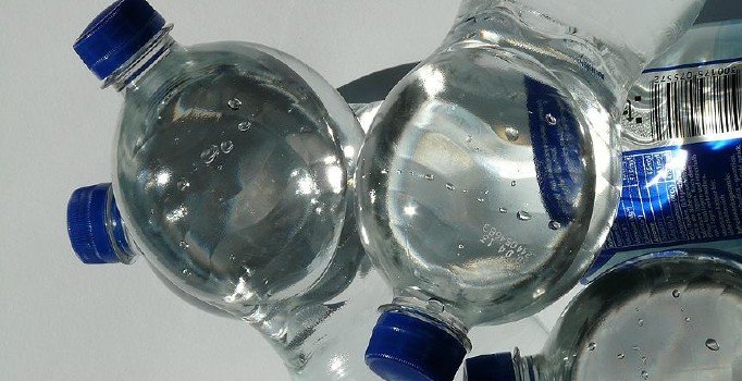 Yargıtay: Su dolu pet şişe silah değildir