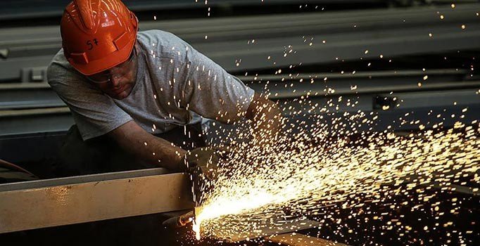 Sanayici istihdama yüklendi