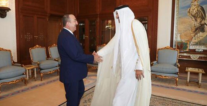 Dışişleri Bakanı Çavuşoğlu, Katar'da mevkidaşıyla görüştü