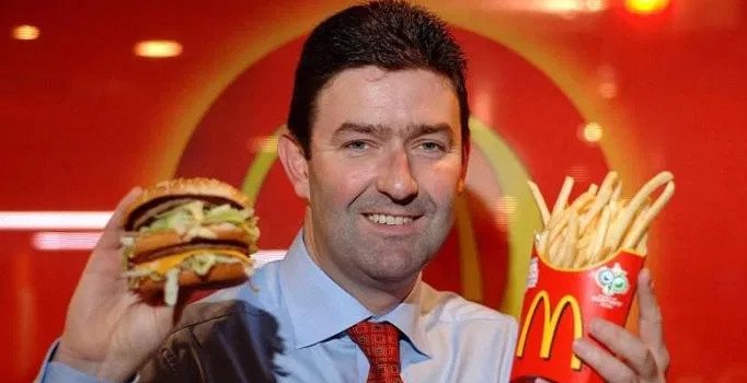 McDonald's'ın Üst Yöneticisi Easterbrook, çalışanıyla ilişkisi yüzünden işinden oldu
