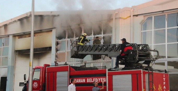Depo yangınında tüm tarım ilaçları kullanılamaz hale geldi