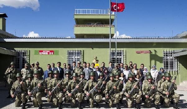Şehit Teğmen Emre As ile Uzman Çavuş Ferdi Akman'ın adları karakollara verildi