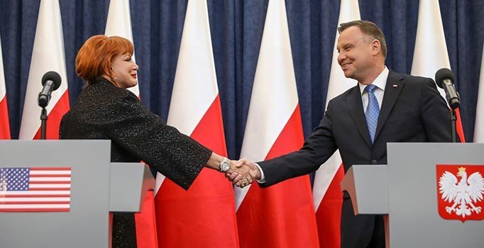 ABD, Polonya’ya vizeyi kaldırdı