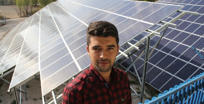 Arkadaşının tavsiyesiyle girdiği enerji sektöründe örnek oldu