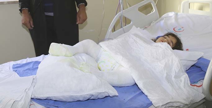 Minik Fatma Nur, oyun oynarken tandıra düştü